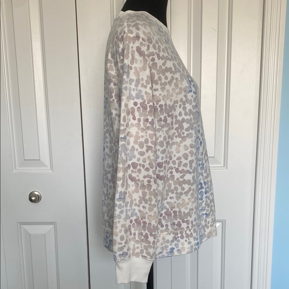 Donating soon! Stars Above Medium Soft Fleece Crewneck Sweatshirt - Picture 4 of 7